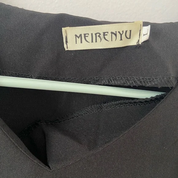 Black & White Puff Sleeve Top - Picture 3 of 4